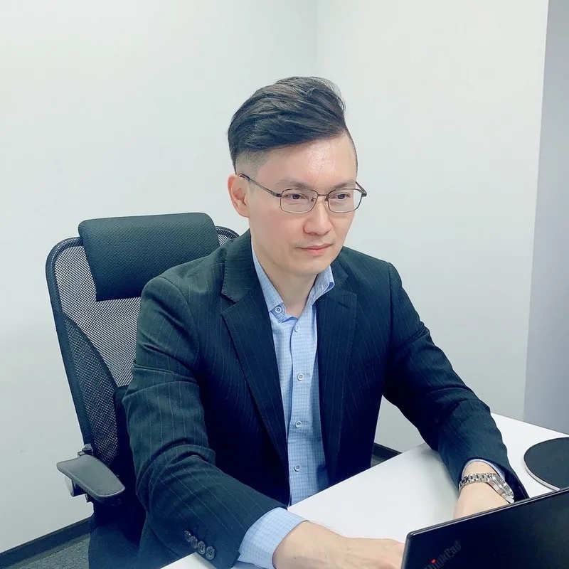 李育昇律師,媒體採訪,疫情,航班