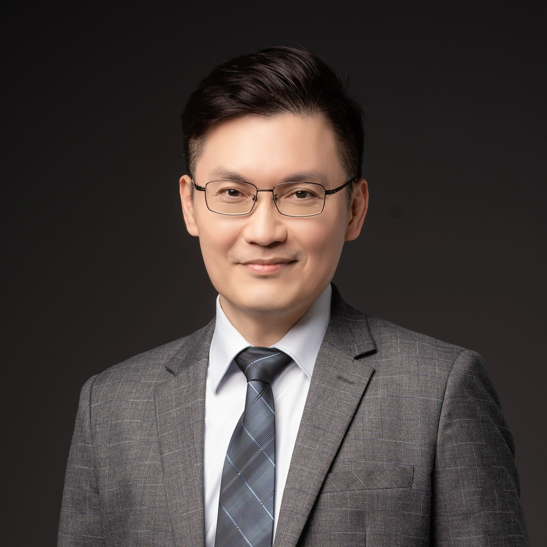 本所成員 - 台北律師推薦首選 專業法律團隊介紹 - 您的台北公司法律顧問與訴訟專家 1 李育昇律師 主持律師 台北公司法律顧問 商務律師